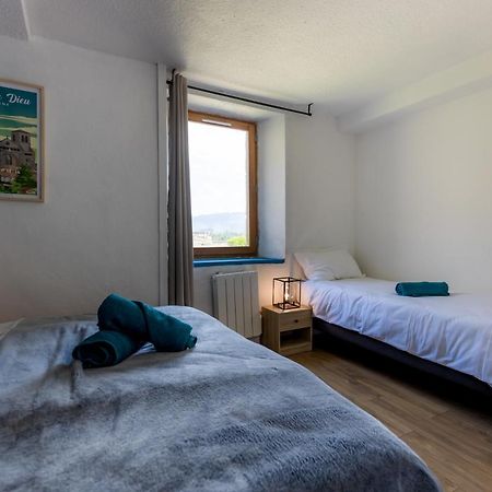 Bed and Breakfast Domaine Du Coq En Pat Augerolles Exterior foto