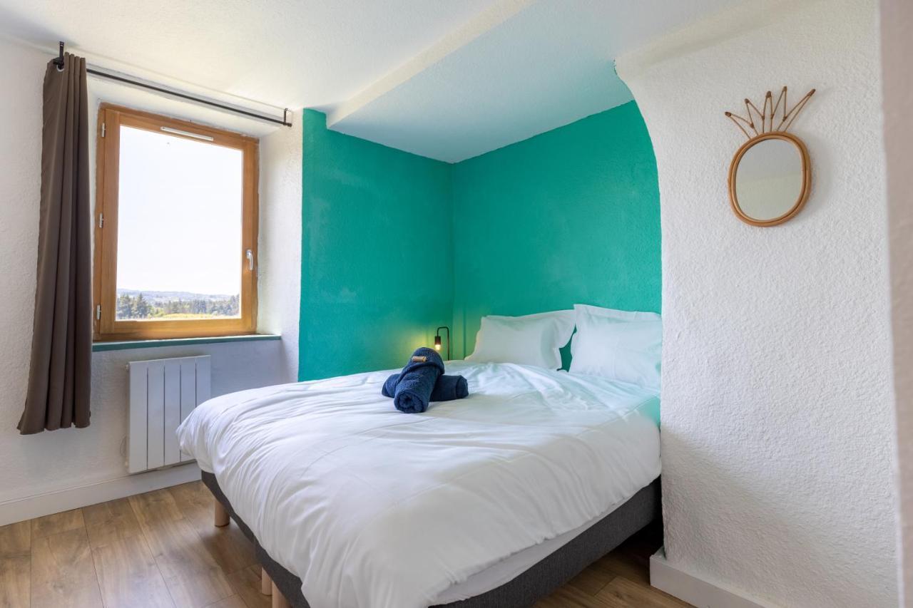 Bed and Breakfast Domaine Du Coq En Pat Augerolles Exterior foto